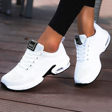 Indlæs billede til gallerivisning Women Lightweight Sneakers Air Cushion Ladies Trainers Basket Tenis Casual White Platform Flat Sneakers Breathable Mesh Comfort