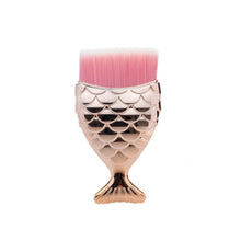 Carica l&#39;immagine nel visualizzatore di Gallery, Mermaid Shape Makeup Brush
