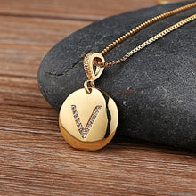 Carica l&#39;immagine nel visualizzatore di Gallery, Top Quality Initial Letter Necklace Gold 26 Letters | Charm Necklaces Pendants
