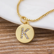 Carica l&#39;immagine nel visualizzatore di Gallery, Hot Sale Wholesale Women Girls Gold Initial 26 Letters Necklace Long Charm Personal Necklace Pendants Copper CZ Jewelry
