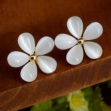 Ladda upp bild till gallerivisning, New Fashion Simulated Pearls Pendientes Bijoux Angel Wings Leaf Feather Flowers Stud Earrings For Women Wedding Jewelry Brincos
