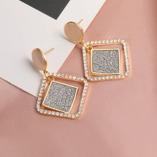 Carica l&#39;immagine nel visualizzatore di Gallery, New Fashion Round Dangle Drop Korean Earrings For Women | Geometric Round Heart Gold Earring 2020
