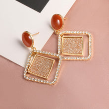 Carica l&#39;immagine nel visualizzatore di Gallery, New Fashion Round Dangle Drop Korean Earrings For Women | Geometric Round Heart Gold Earring 2020
