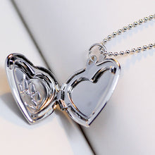 Indlæs billede til gallerivisning New Fashion Locket Necklace With Dog Paw Print
