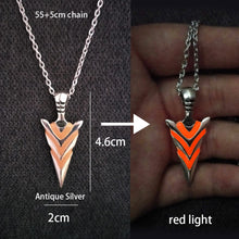 Cargar imagen en el visor de la galería, Luminous Glowing Necklace
