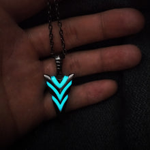 Cargar imagen en el visor de la galería, Luminous Glowing Necklace
